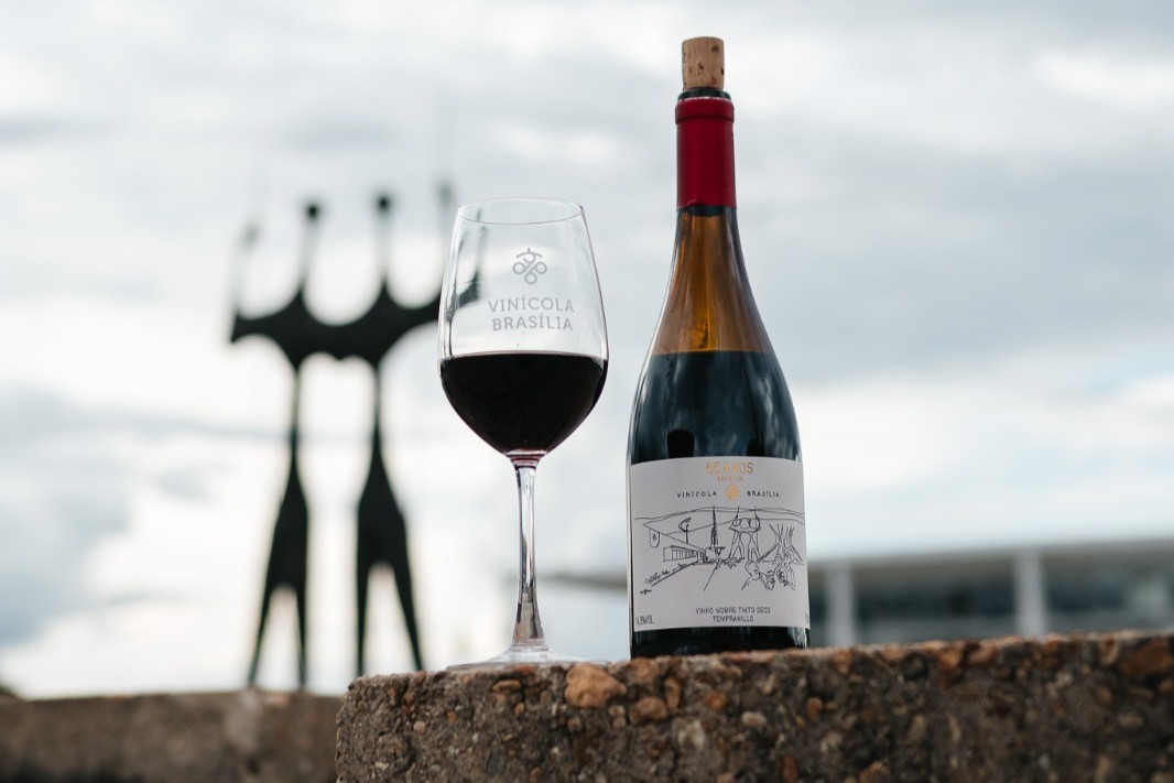 No aniversário de 65 anos, Brasília ganha vinho exclusivo de projeto que integra a Rota das Uvas