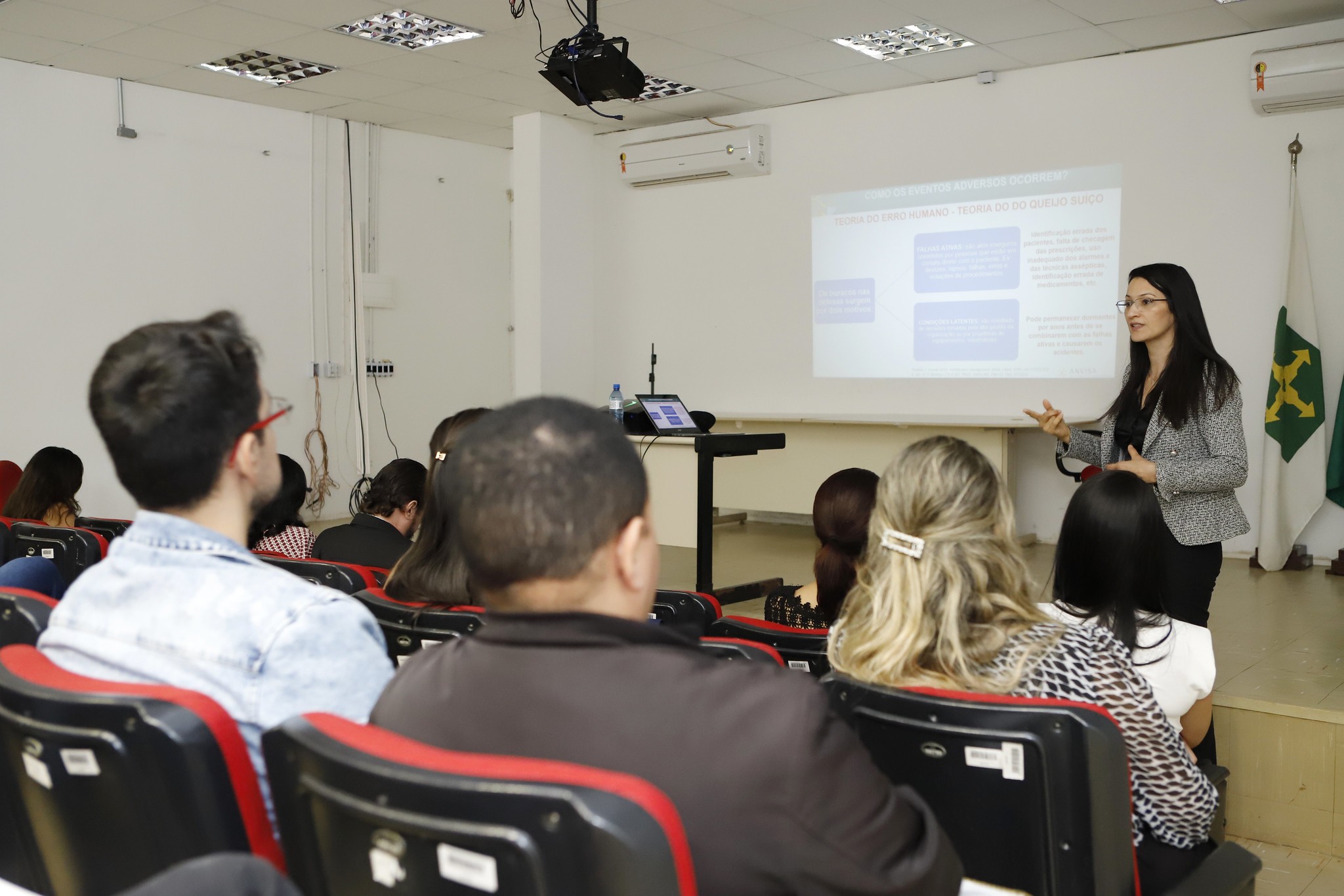 Profissionais de saúde participam de capacitação em projeto-piloto de segurança para serviços de hemodiálise