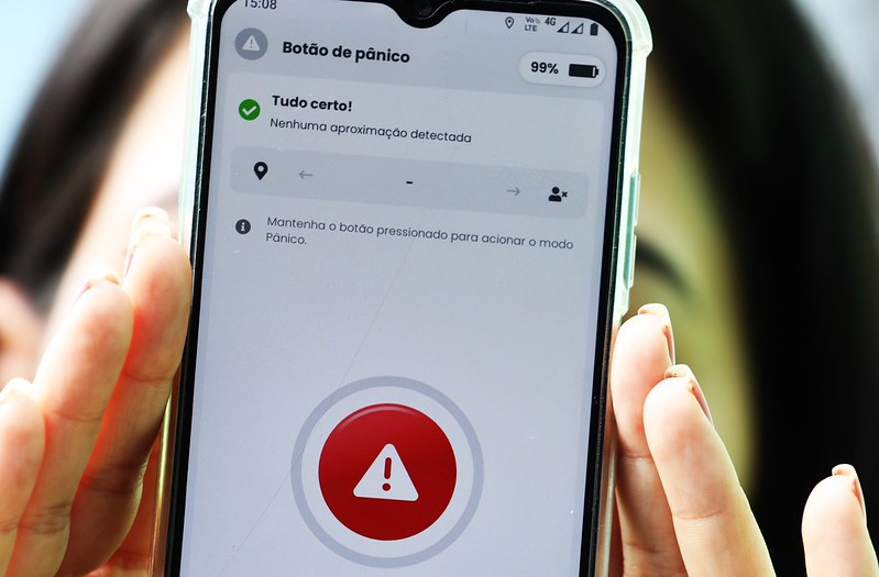 Monitoramento eletrônico já levou 12 agressores à prisão por descumprimento de medidas protetivas em 2026