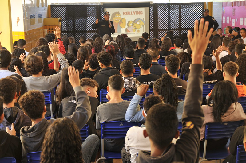 Rede pública de ensino aposta em diferentes iniciativas para combater o bullying