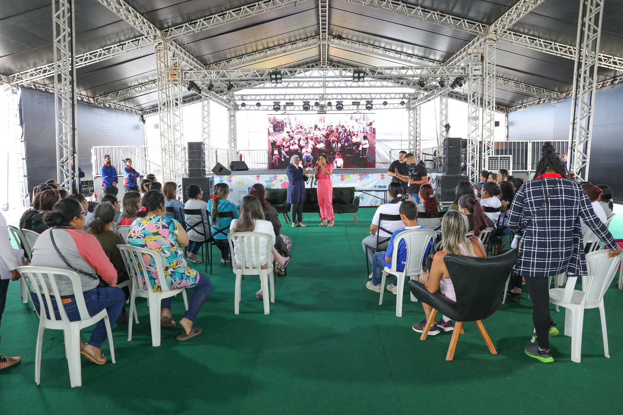 Projeto Mães Mais que Especiais leva cursos gratuitos e atendimentos de saúde para São Sebastião