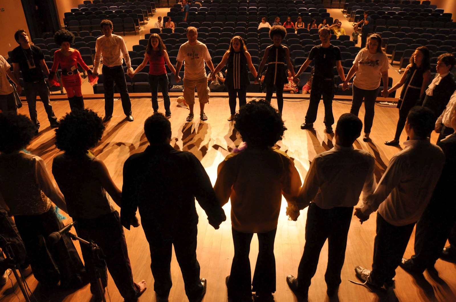 Oficina gratuita de teatro musical abre inscrições para jovens de Taguatinga