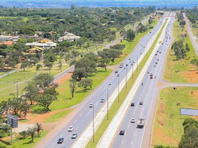 Vai viajar para fora? Veja o que fazer para poder dirigir no exterior