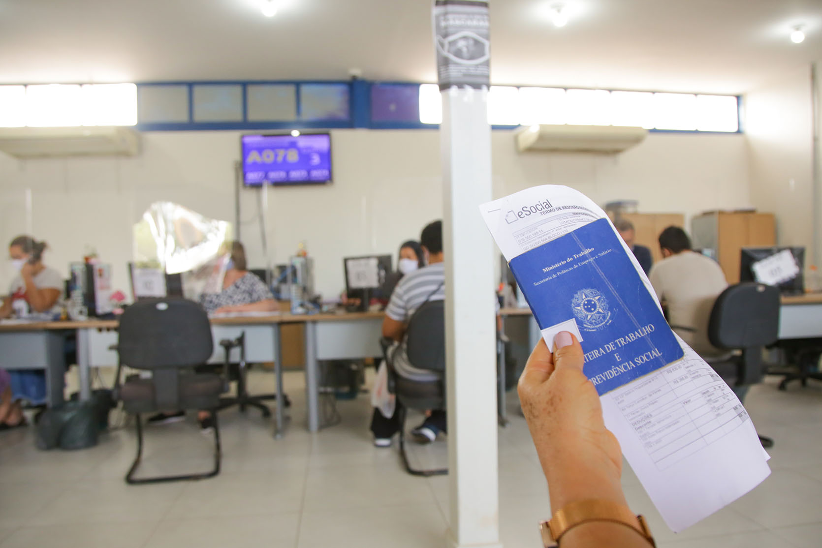 DF tem saldo positivo de 45 mil vagas de emprego formais criadas em 2024 e lidera no Centro-Oeste