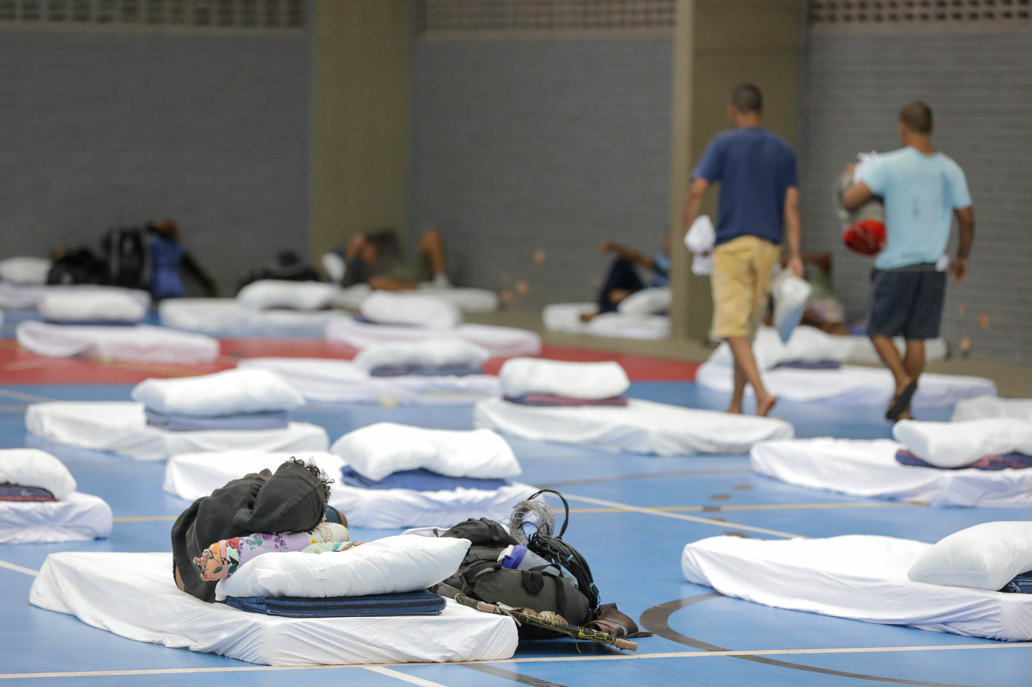 Abrigo contra o frio atende 358 pessoas em situação de rua no DF