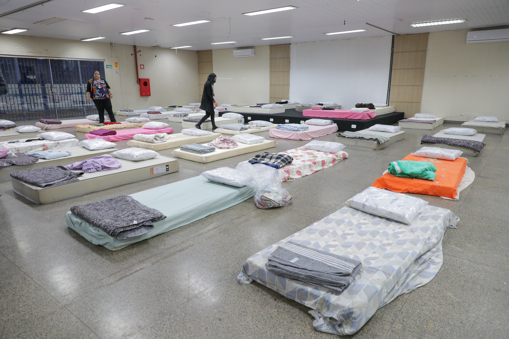 Abrigo provisório contra o frio encerra atividades após dois meses e mais de 6 mil acolhimentos