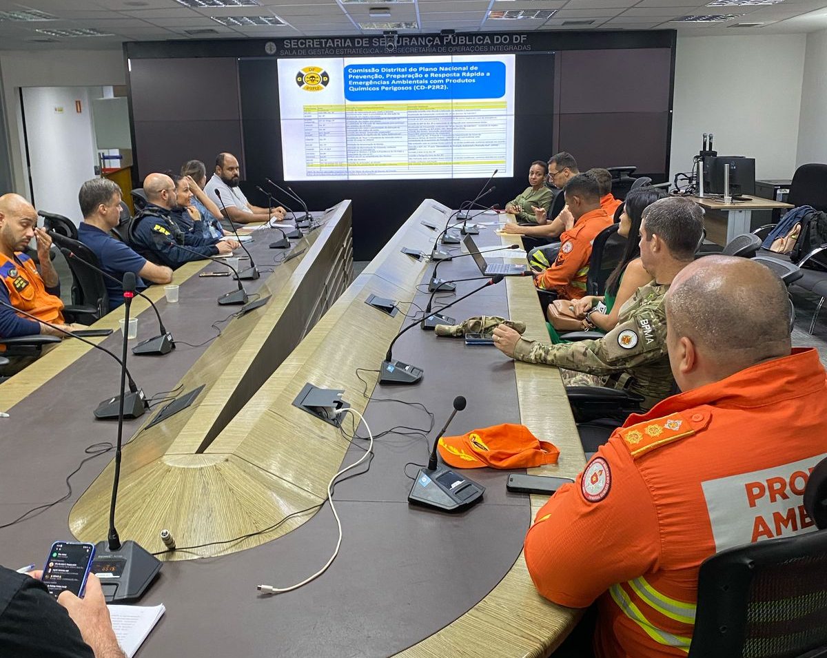 Reunião discute ações contra emergências ambientais com produtos químicos