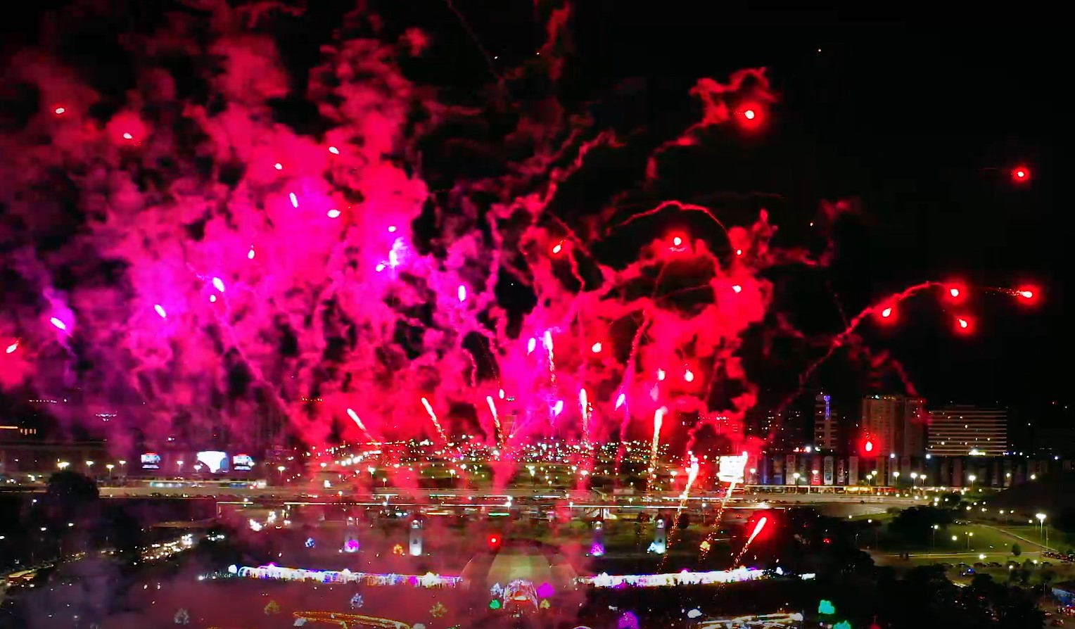 Fogos de artifício demandam atenção em festas de fim de ano