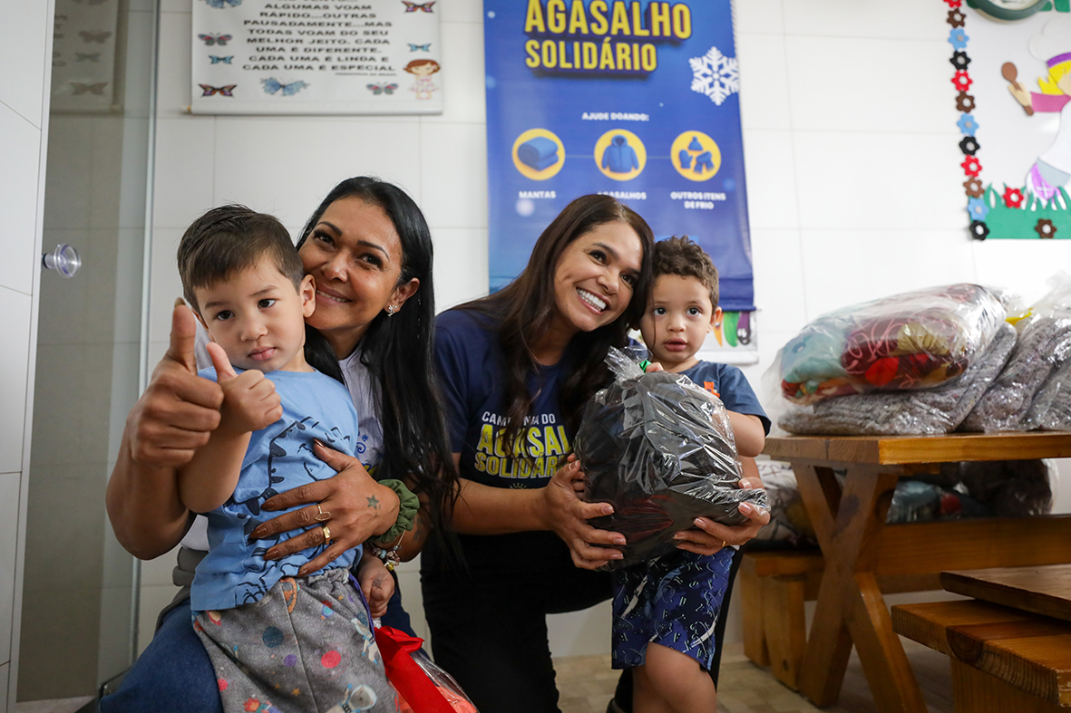 Campanha Agasalho Solidário já arrecadou cerca de 10 mil itens para quem mais precisa