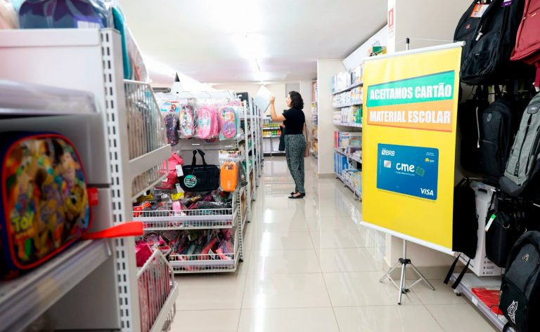 Programas sociais injetaram R$ 453 milhões em setores do comércio do DF em 2024