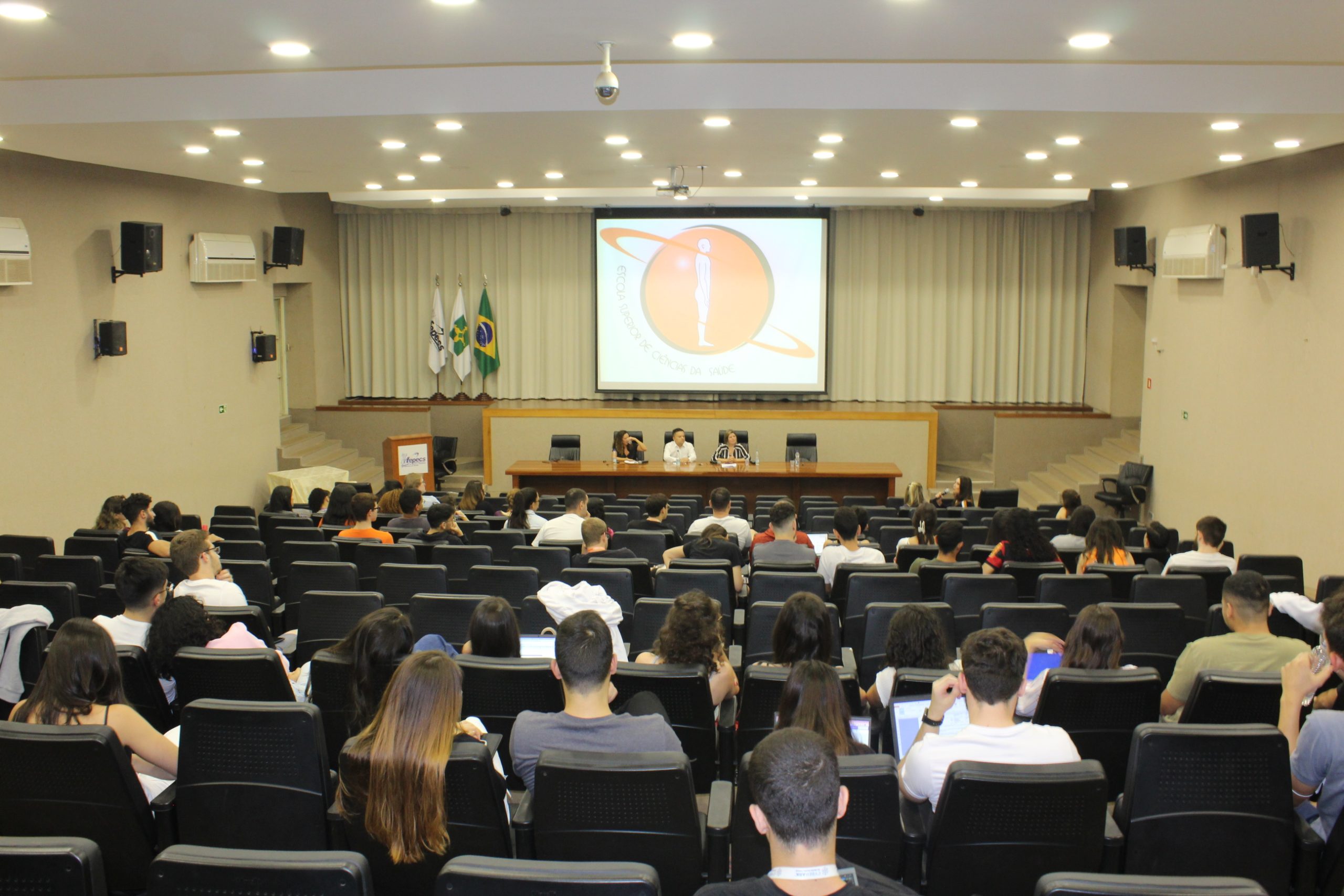 Programa de iniciação científica comemora 20 anos com oferta de novas bolsas remuneradas