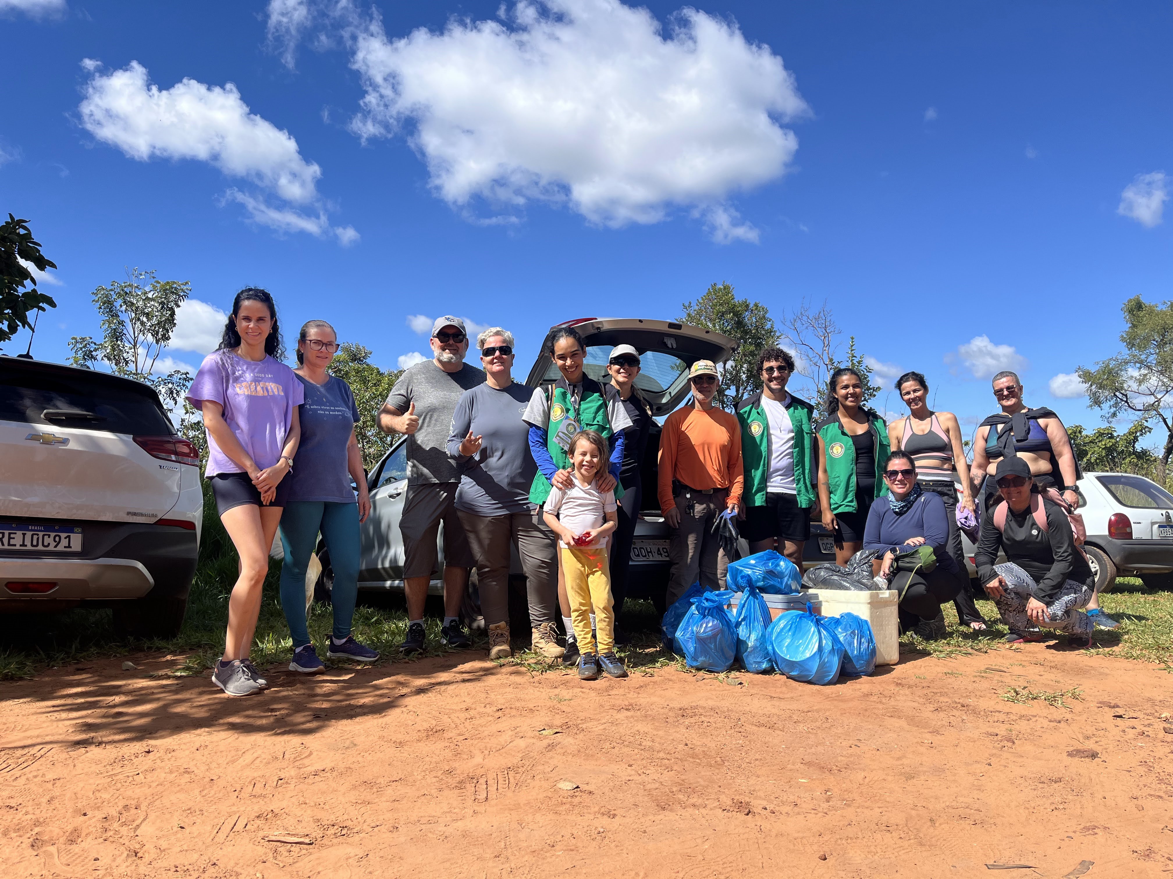 Caminhada consciente: atividade de plogging recolhe resíduos no Parque Salto do Tororó