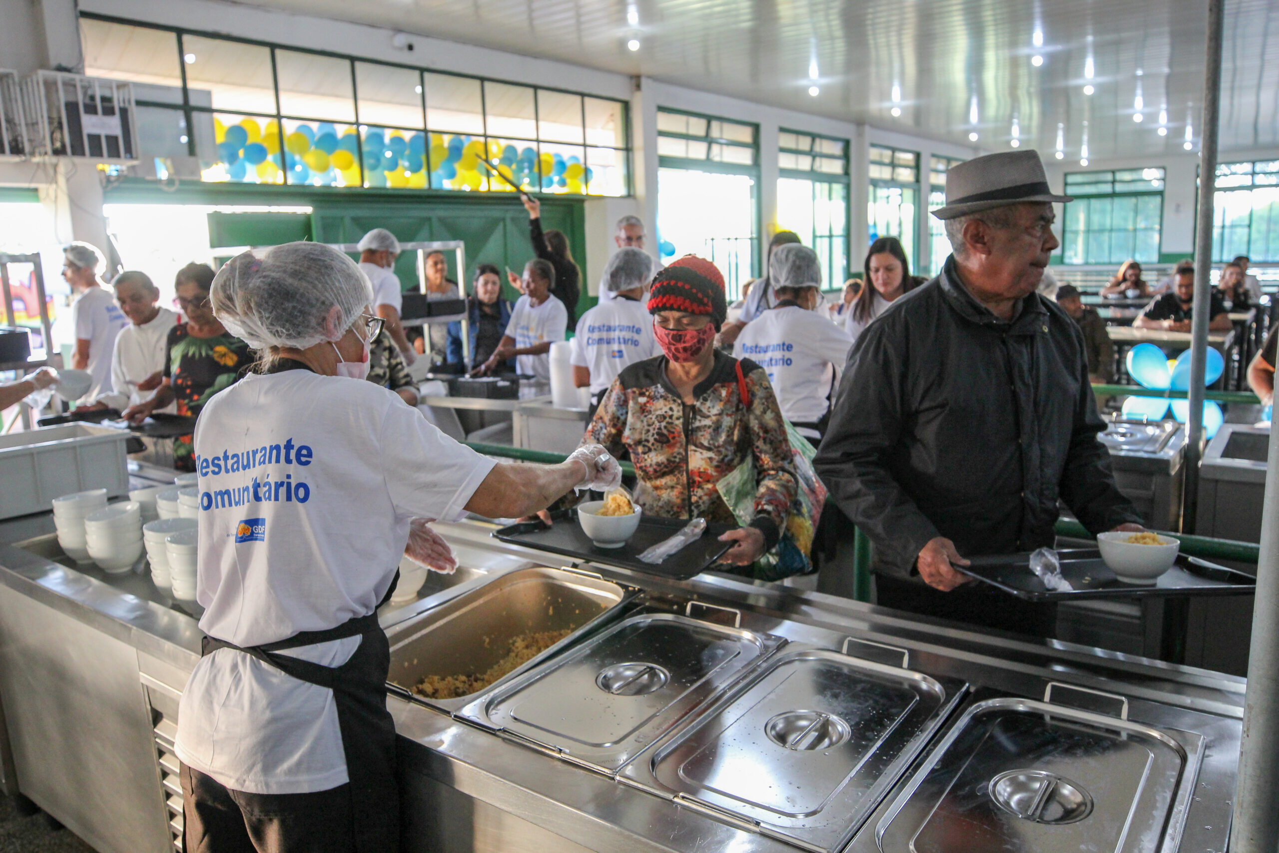 Agora com café e jantar, restaurante do Recanto serve 3 mil refeições