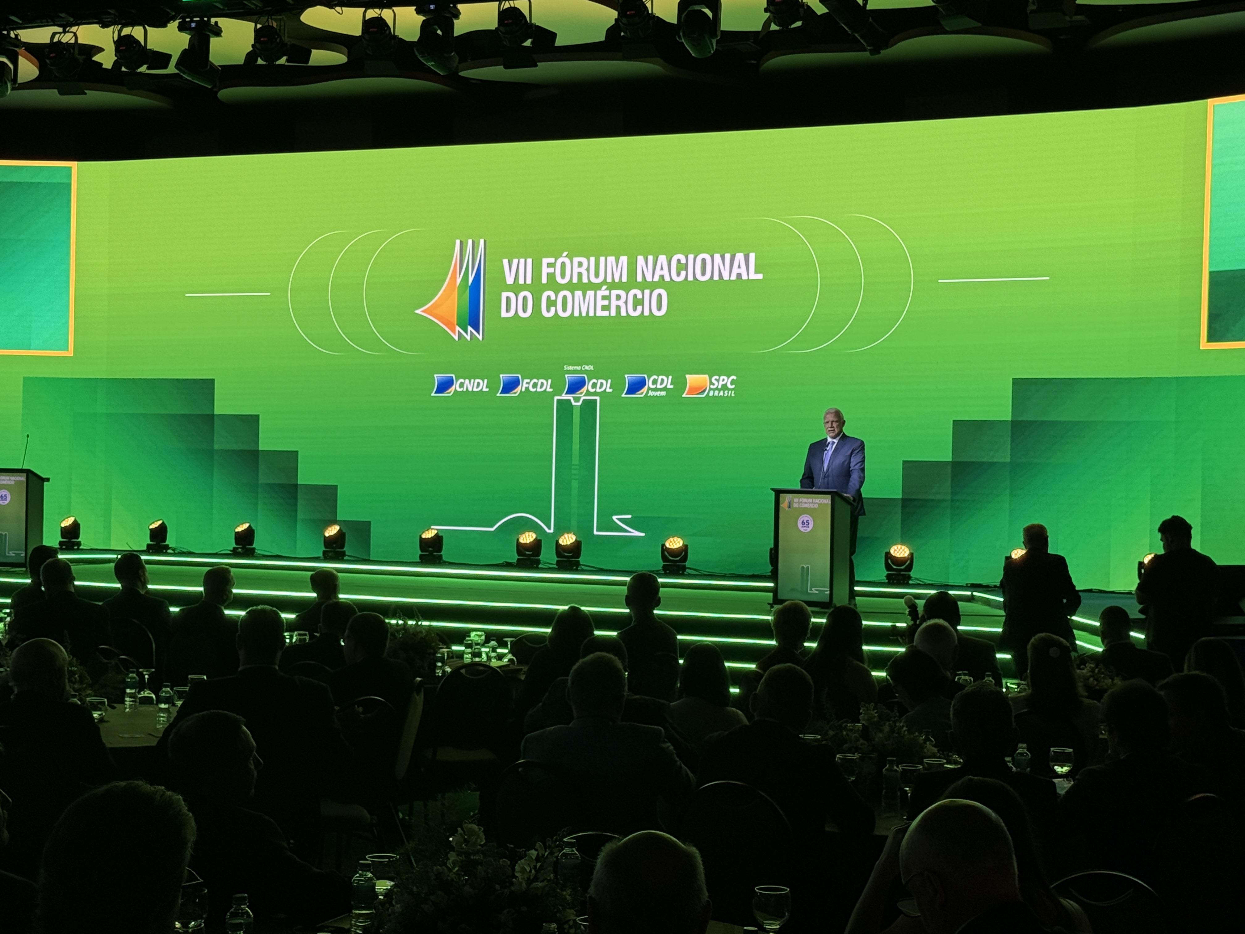 Atuação do GDF em favor do comércio lojista é destaque em fórum nacional