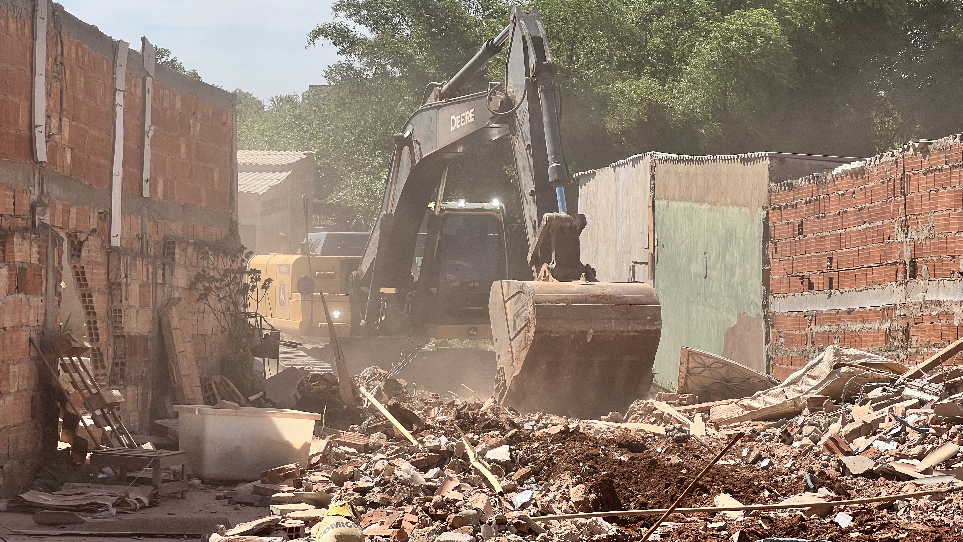 Obras de drenagem no Sol Nascente permitem realocação de família que vivia em área de risco