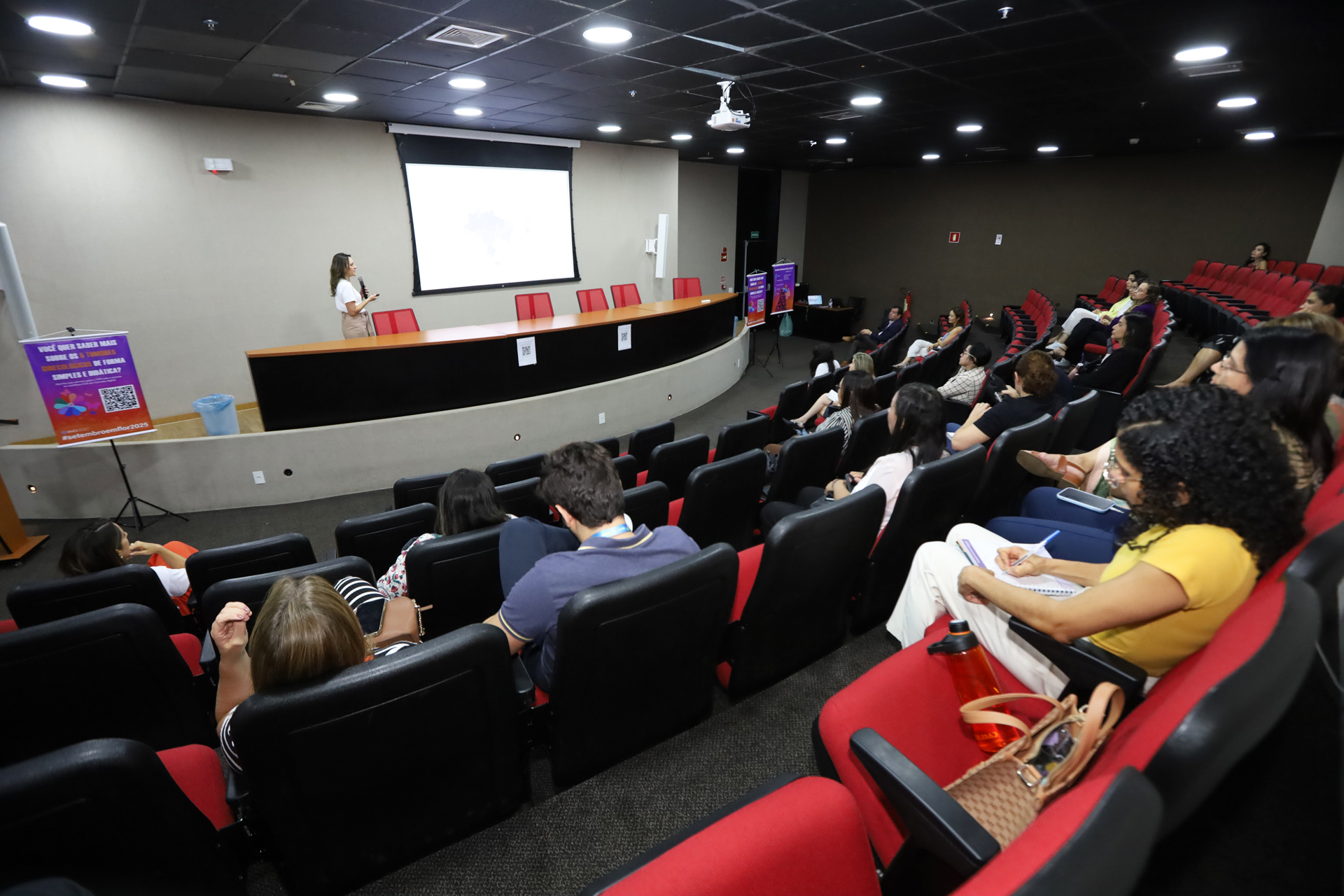 Palestras abordam prevenção e conscientização sobre cânceres ginecológicos