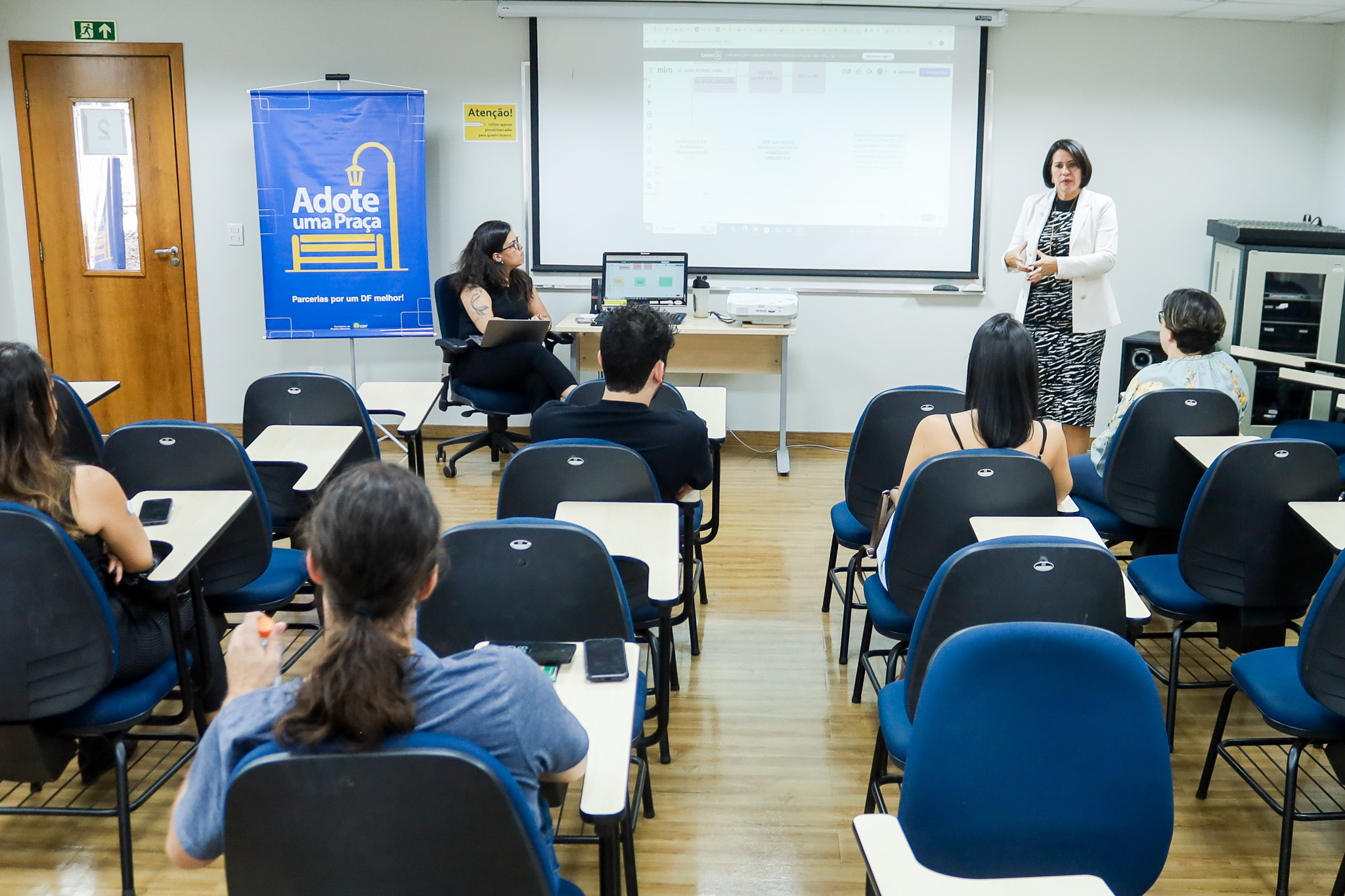 Reunião promove escuta ativa das administrações regionais sobre adoção de áreas públicas no DF