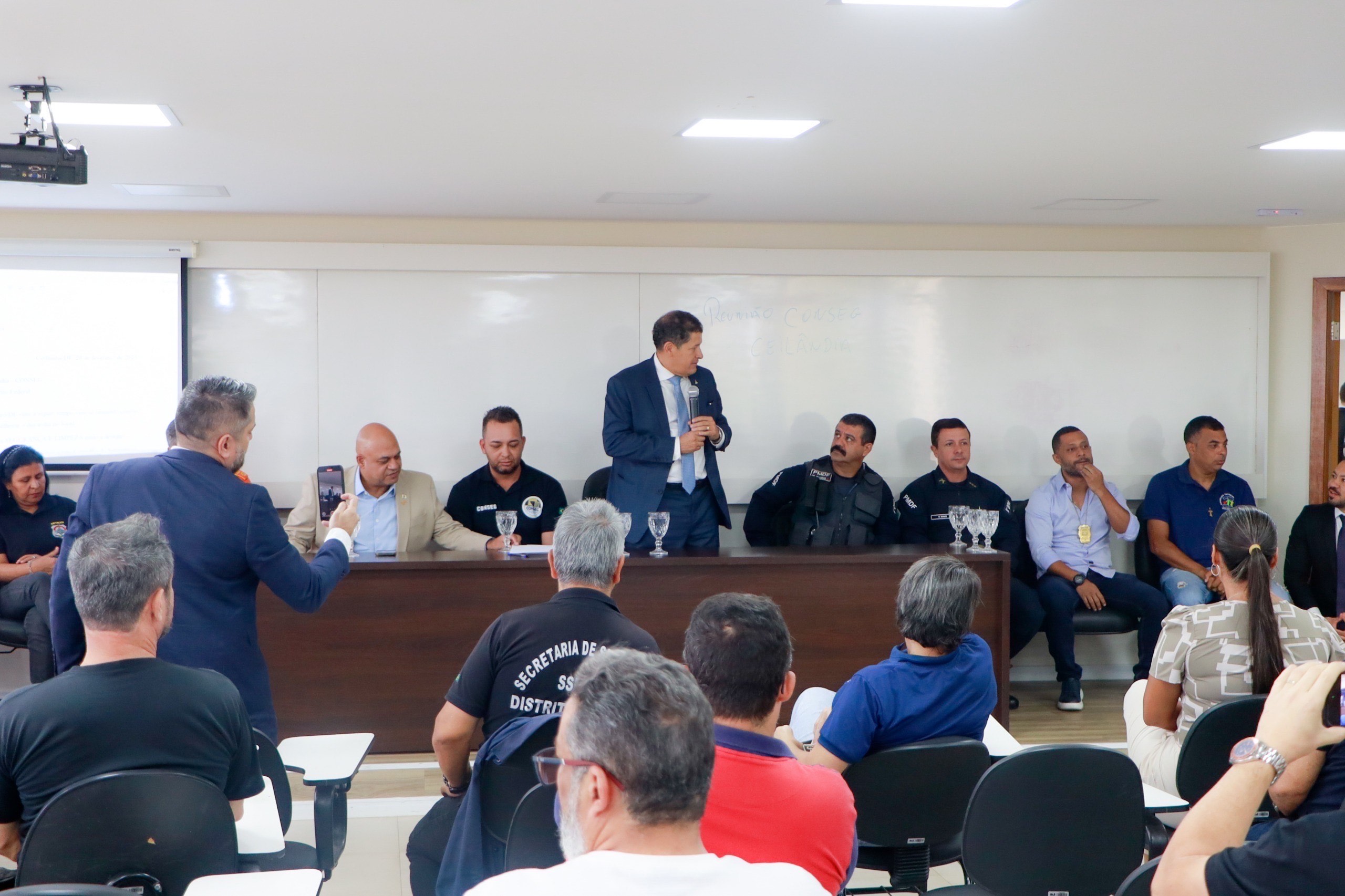 Conselhos comunitários de segurança terão palestras sobre proteção à mulher