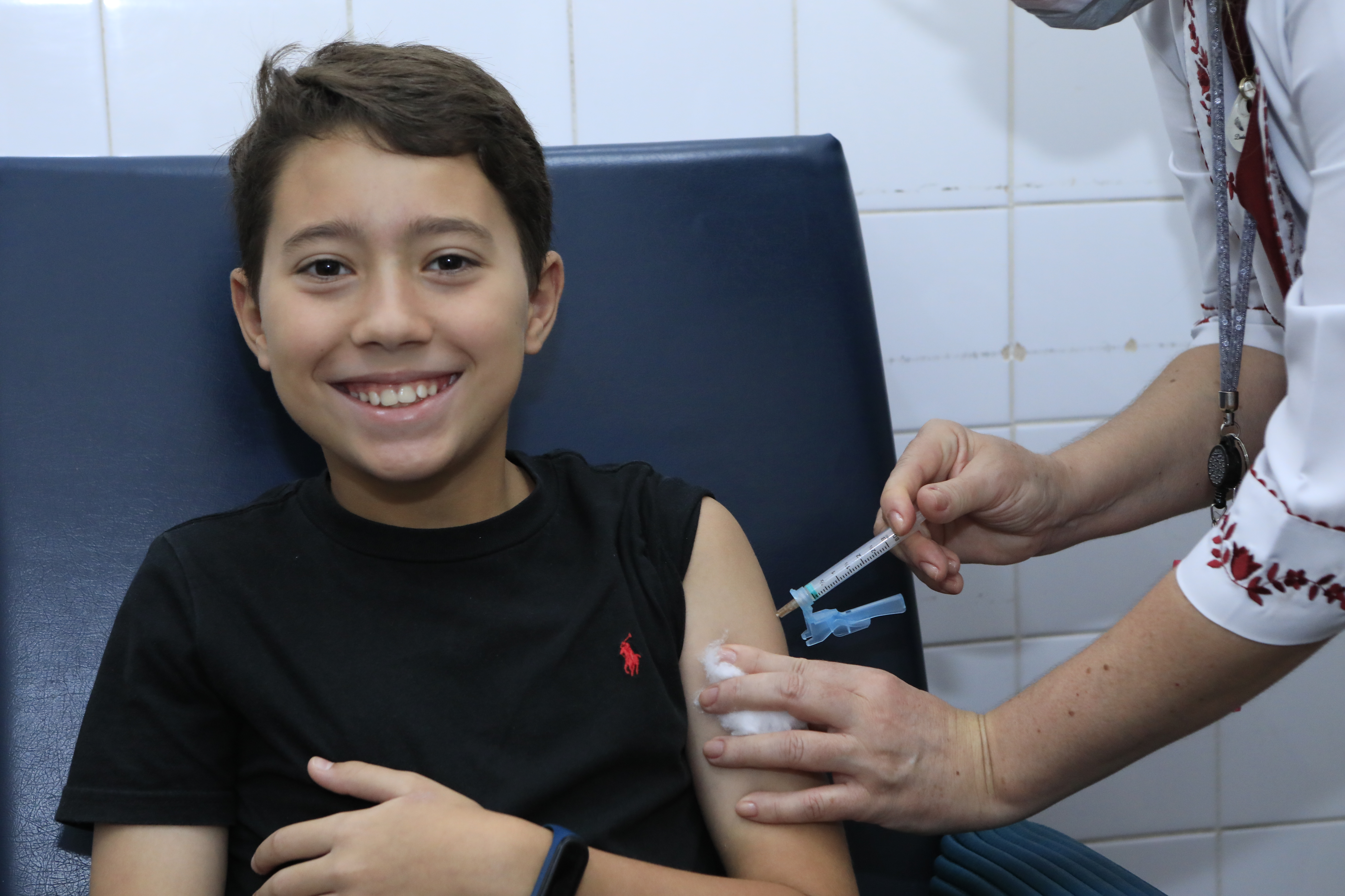 Apenas metade das doses de vacina contra a dengue distribuídas pela rede de Saúde foi aplicada