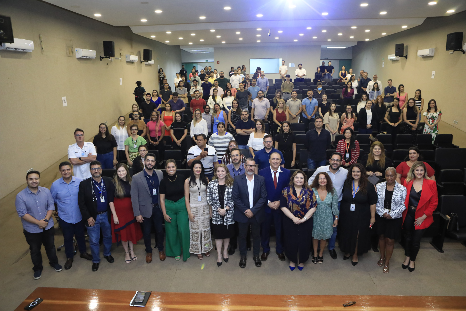 Recém-empossados, 200 médicos reforçam combate à dengue na rede pública