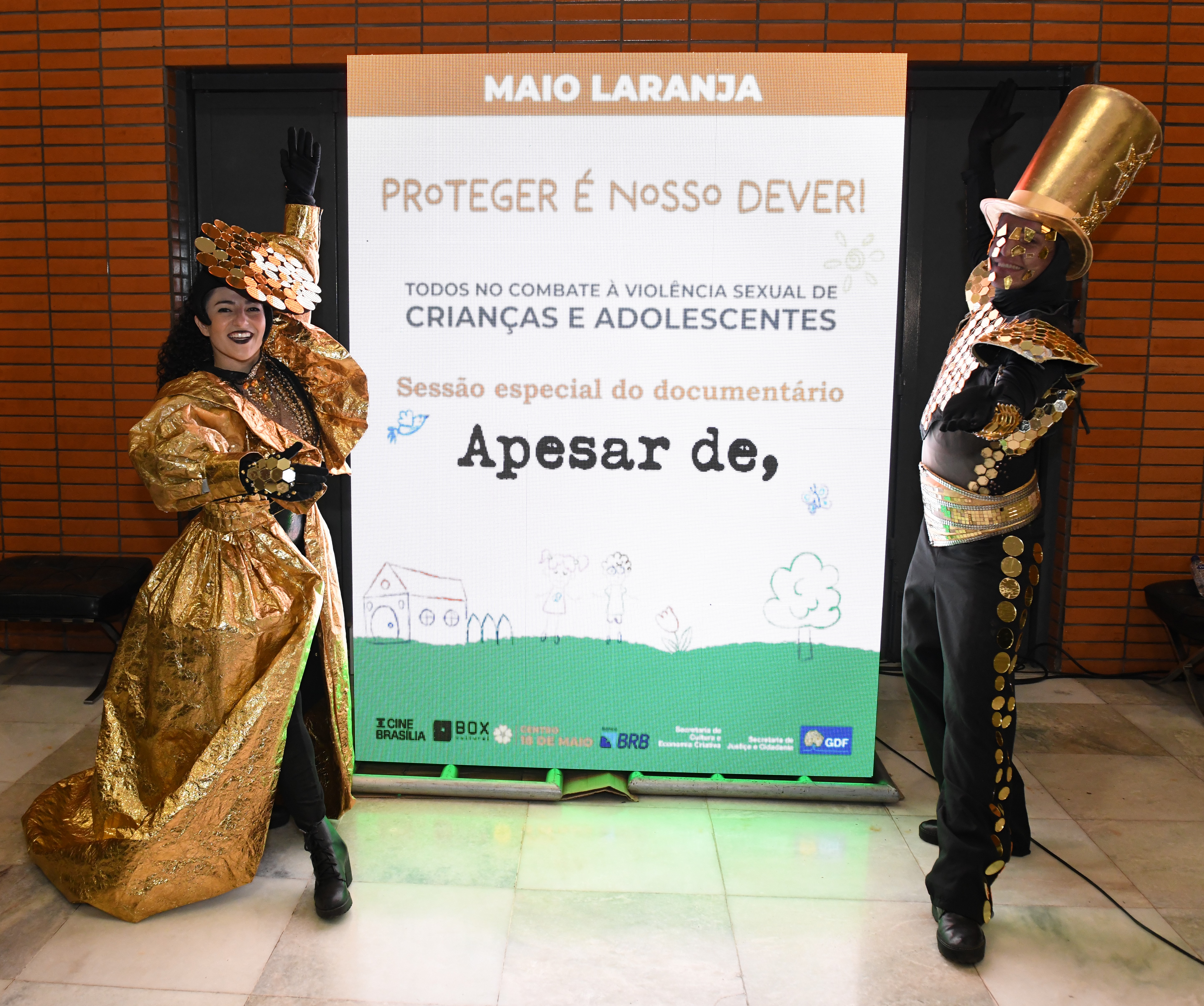 Cine Brasília lotado para exibição de ‘Apesar De’, documentário que emociona e reforça luta contra abuso infantil