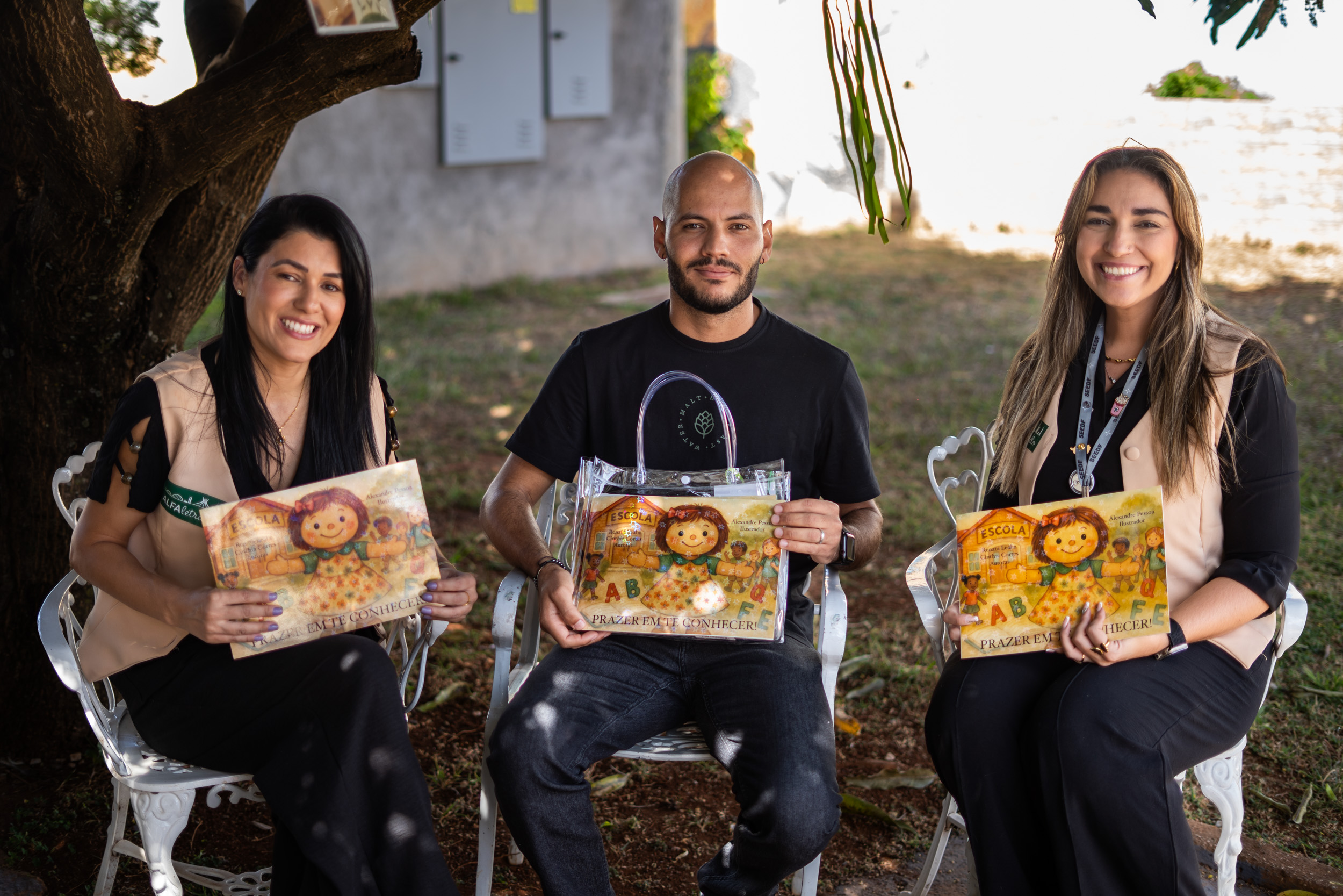 Projeto Alfaletrando lança livro escrito por servidoras da Educação