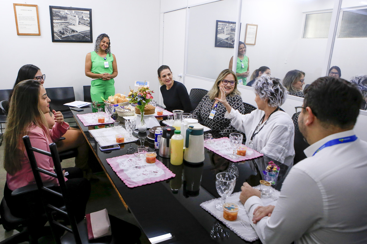 ‘Café com Reconhecimento’ valoriza trabalho de equipes do Hospital de Base