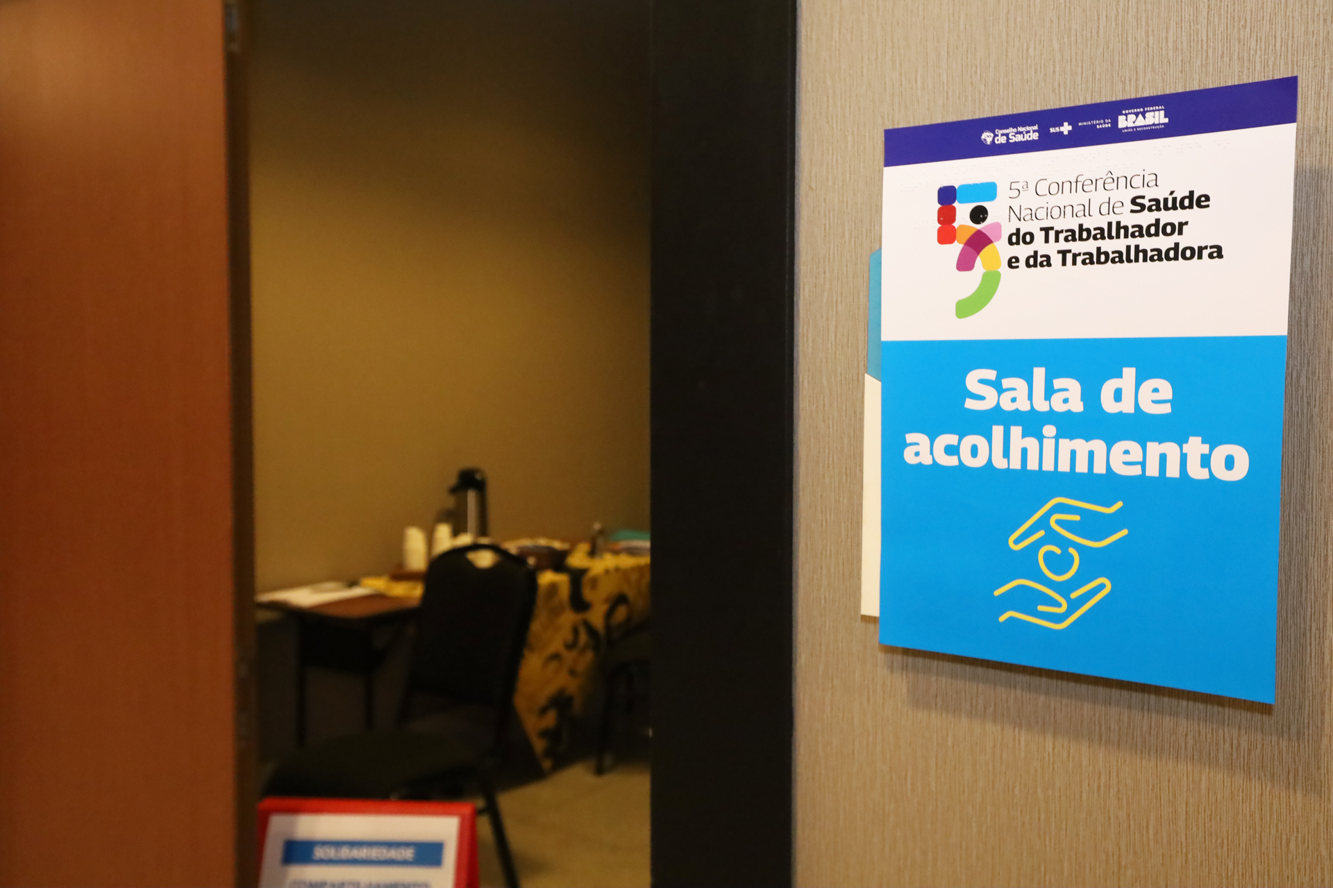 Público de conferência da saúde do trabalhador recebe atendimento psicossocial