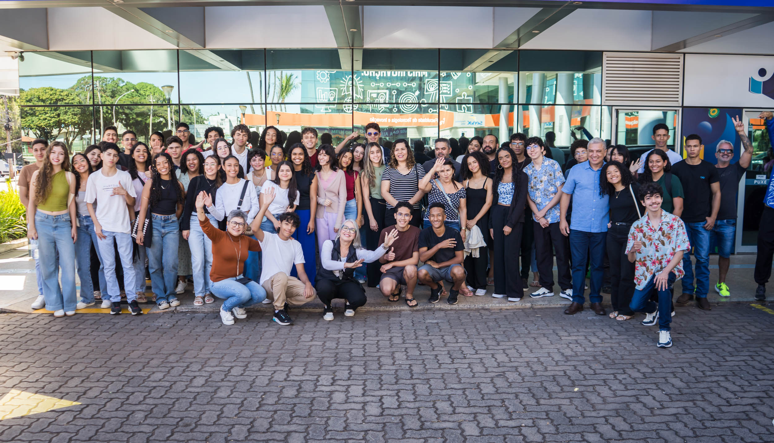 Cerca de 300 estudantes fazem avaliação de proficiência em língua inglesa para o programa Pontes para o Mundo