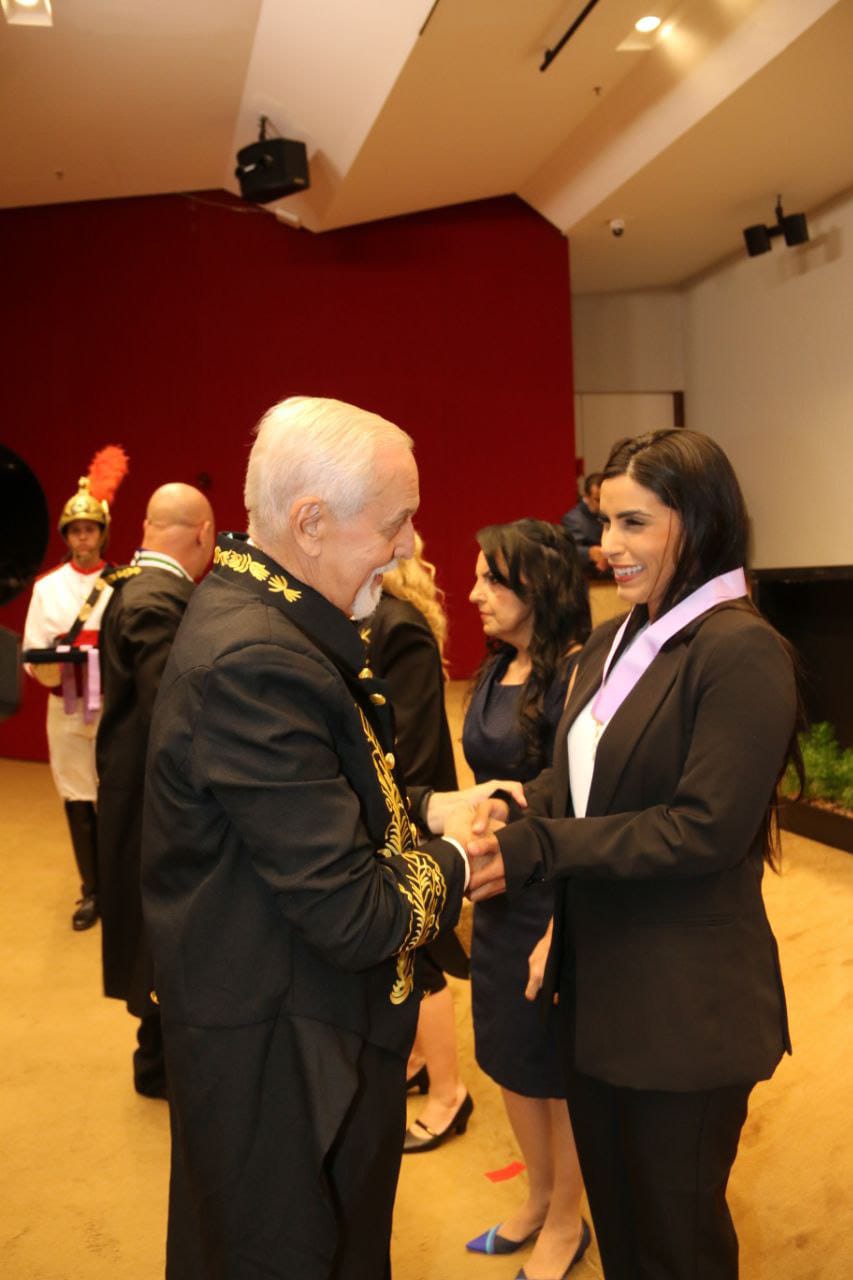 Professora de Ceilândia tem destaque nacional por ensinar matemática de maneira lúdica