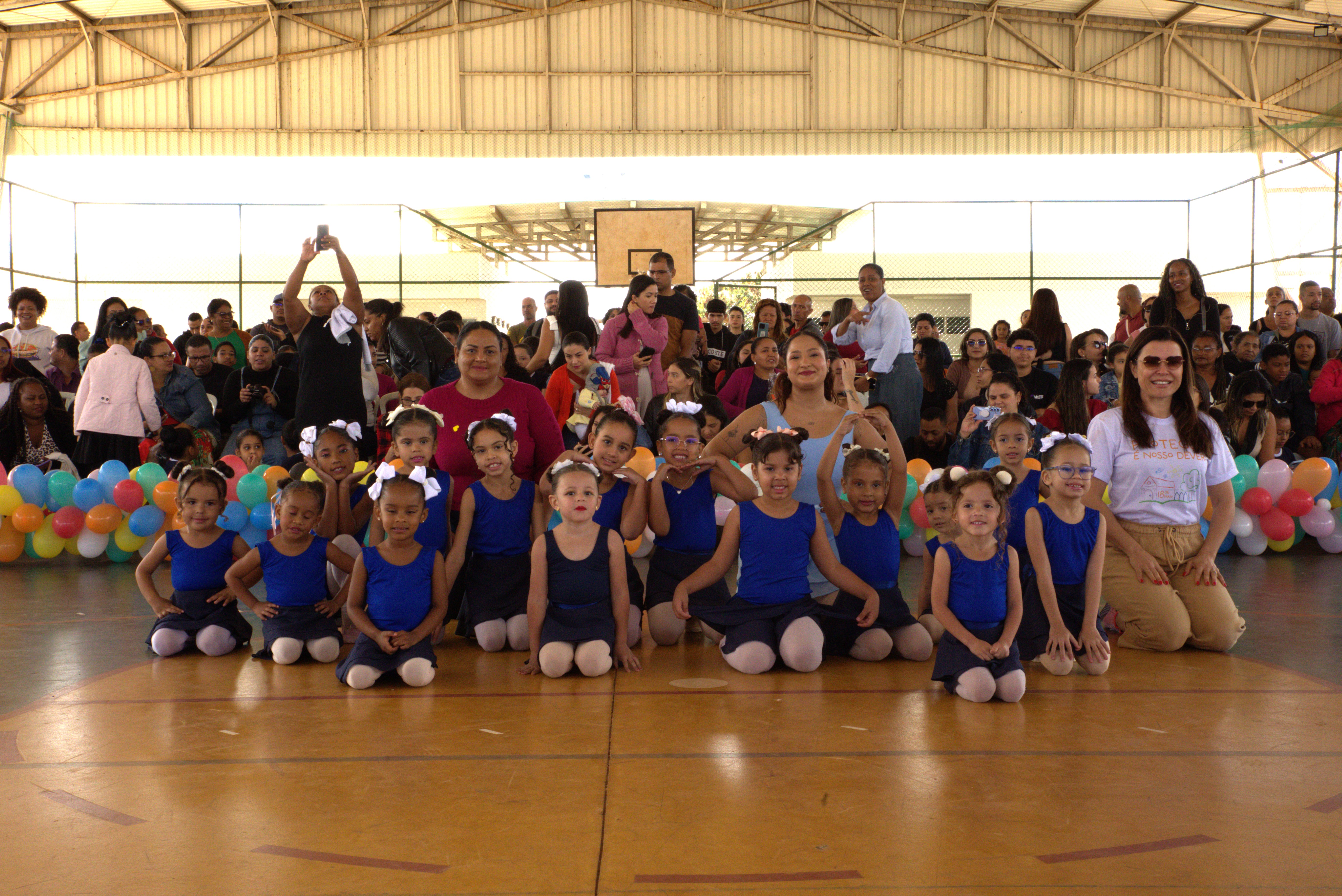 Projeto na Praça dos Direitos do Itapoã realiza o sonho de 120 meninas de se tornarem bailarinas
