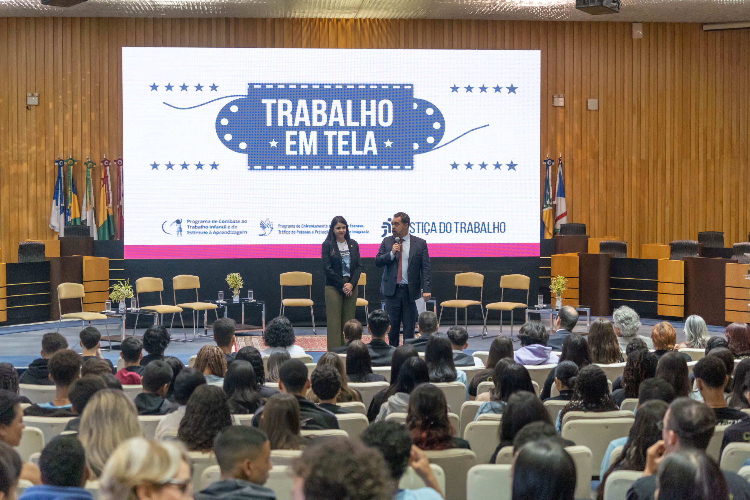 Estudantes da rede pública assistem a filme educativo sobre trabalho escravo