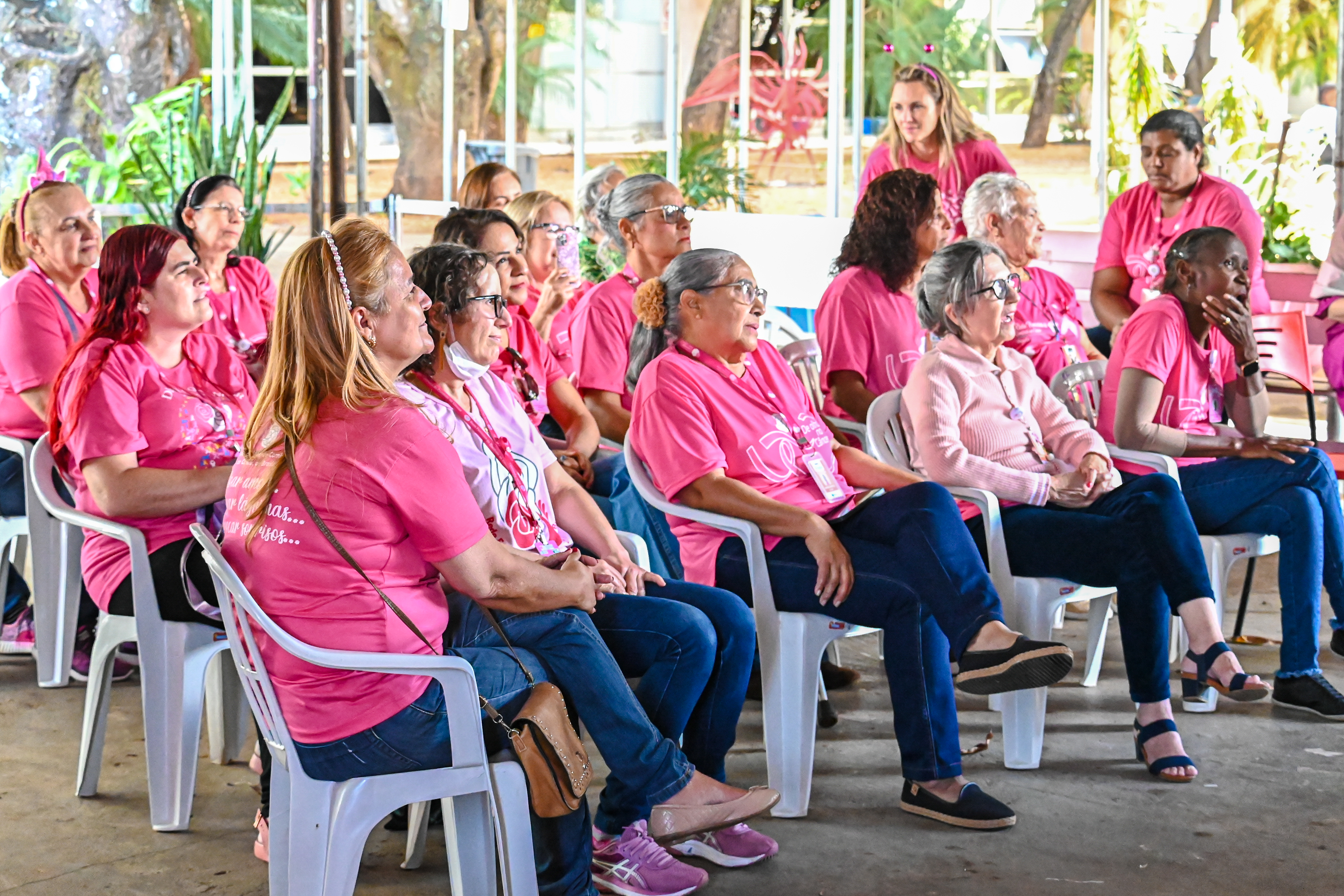 Voluntárias se reúnem no Hospital de Base e compartilham histórias de luta contra o câncer