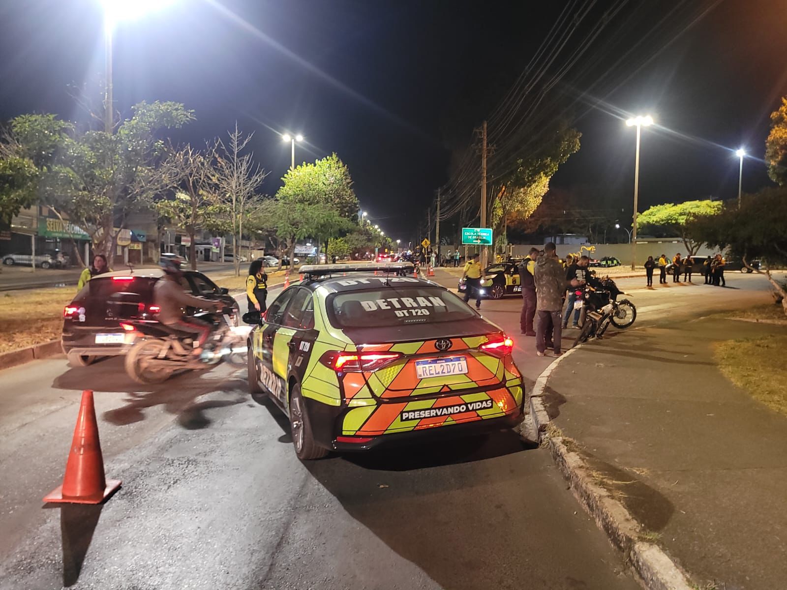 Operação Sossego autua 34 motoristas e apreende bicicleta com motor a combustão no Areal