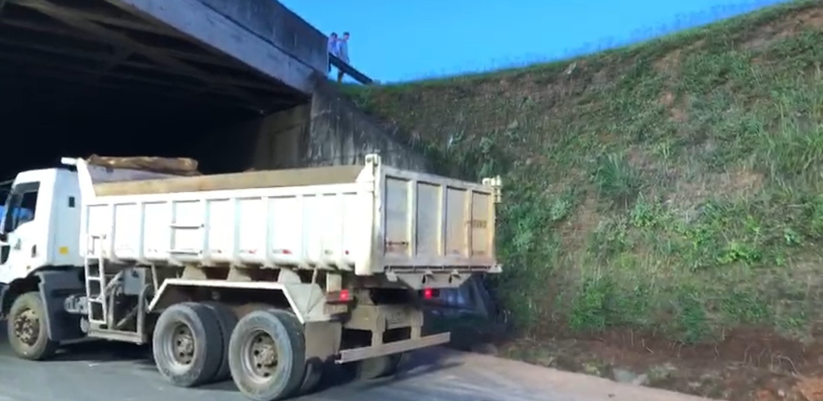 Tráfego é liberado no viaduto da EPDB após conclusão de serviços