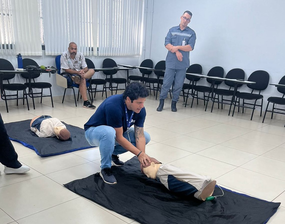 Curso para primeiros-socorros em ambientes escolares inicia aulas práticas