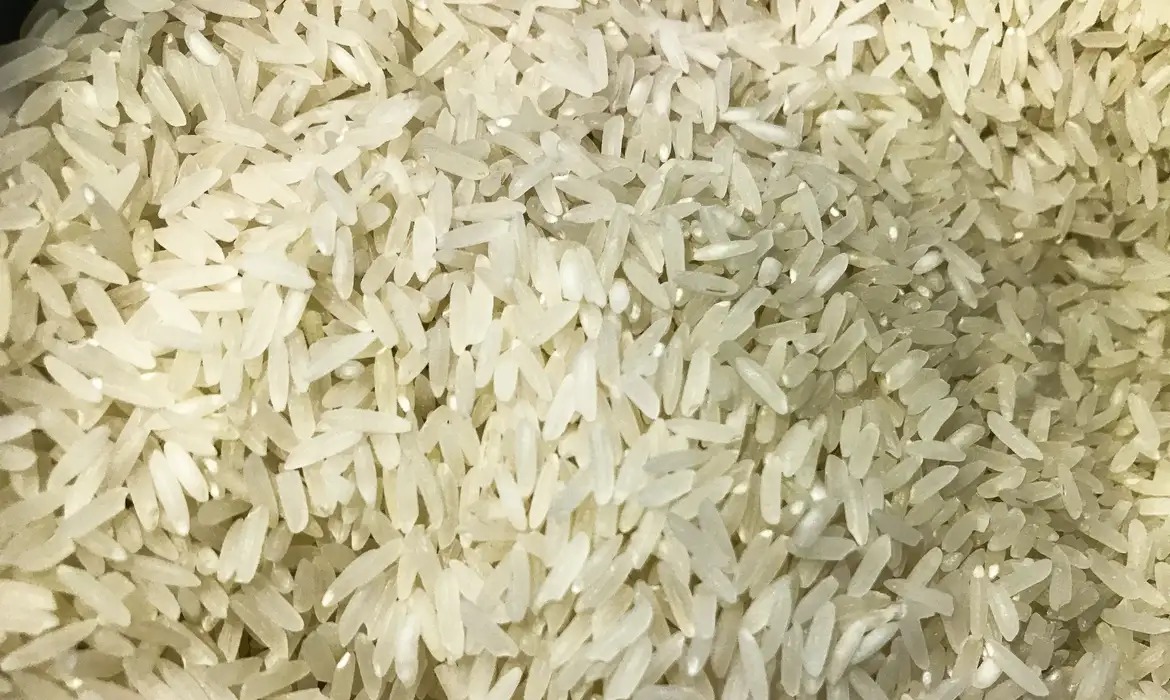 Procon acompanha variação de preço do arroz branco no DF