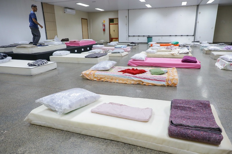 Abrigos contra o frio acolhem mais de 2,2 mil pessoas em três semanas