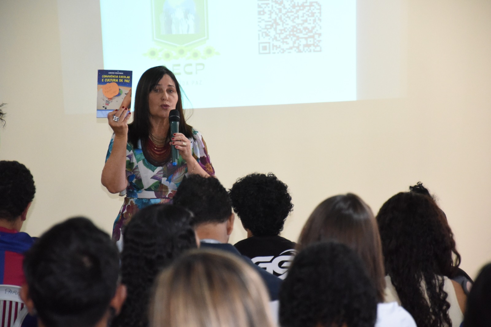 Regional de Ensino do Paranoá recebe oficina contra bullying e cyberbullying