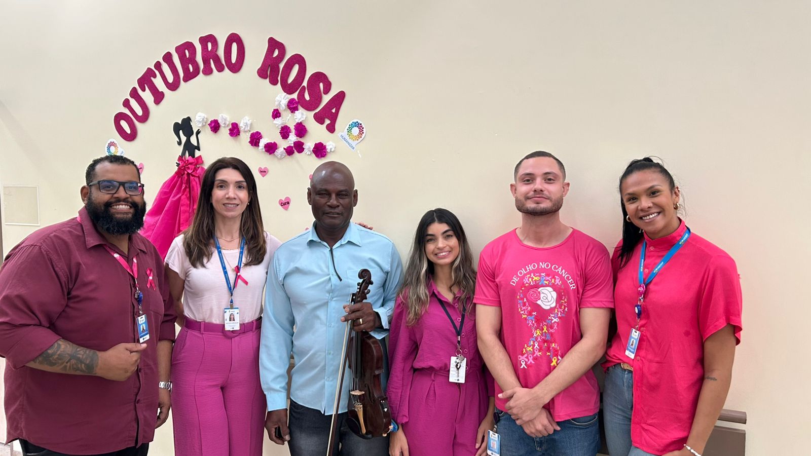 Projeto Humanizar realiza ação do Outubro Rosa no HRSM