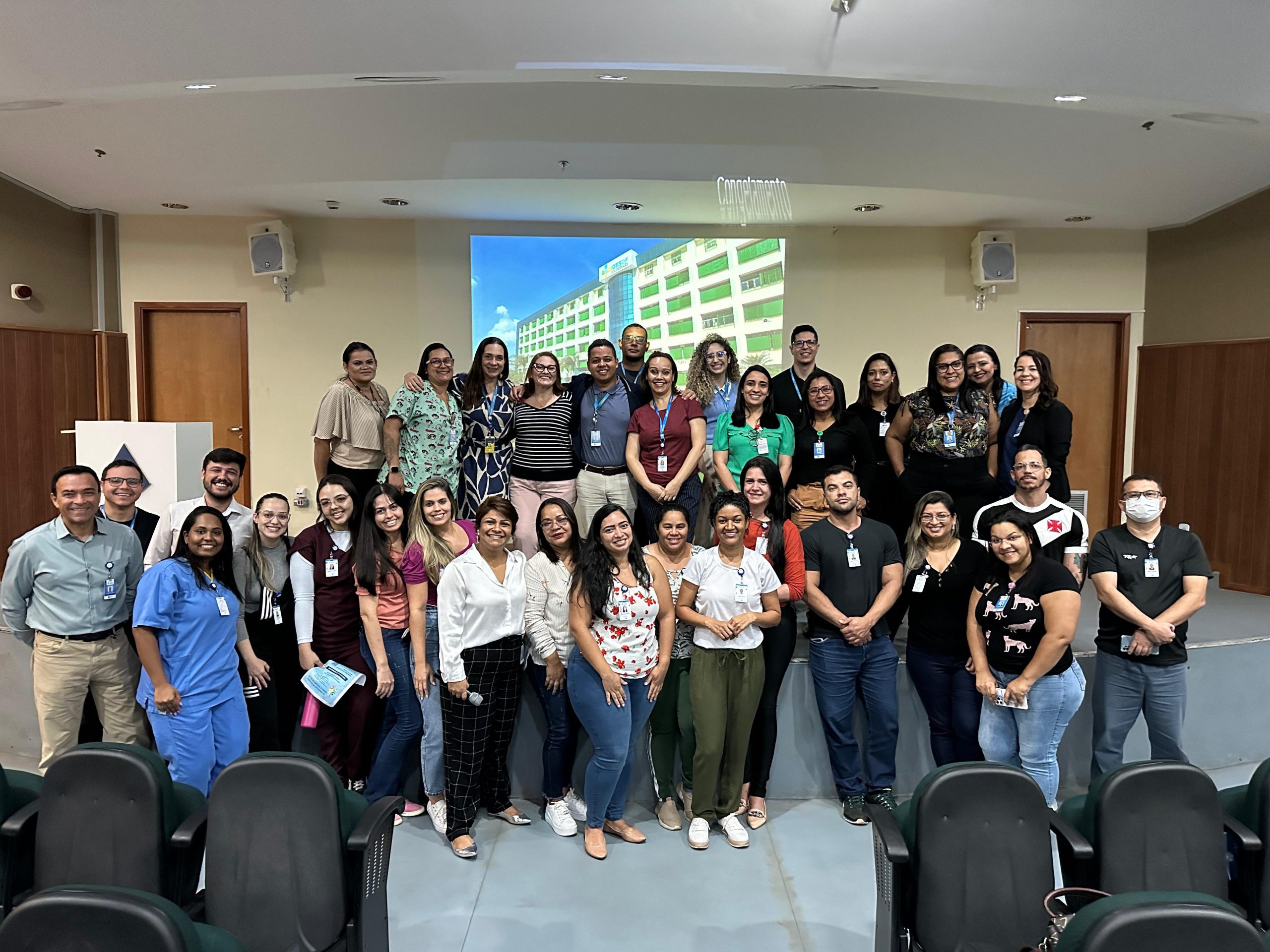 Novos colaboradores participam de reunião de acolhimento no Hospital Regional de Santa Maria