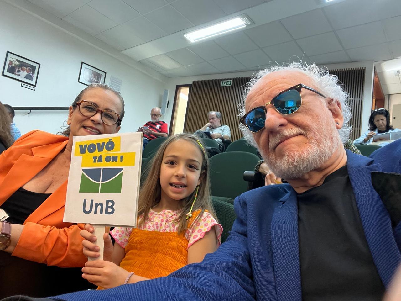 Biblioteca Nacional de Brasília promove último aulão de redação do ano para idosos