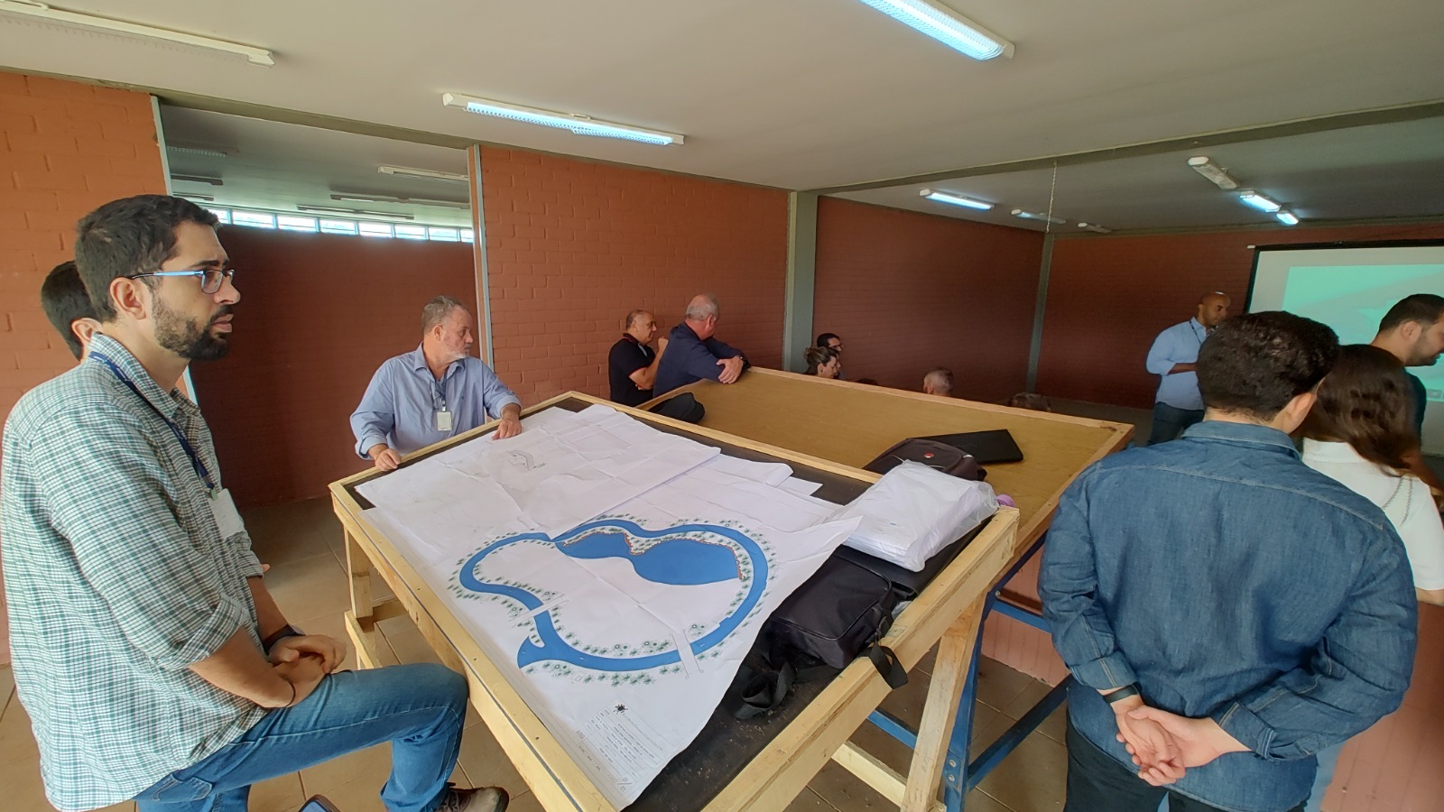 Projetos para transformar a Piscina com Ondas em um moderno complexo aquático são avaliados