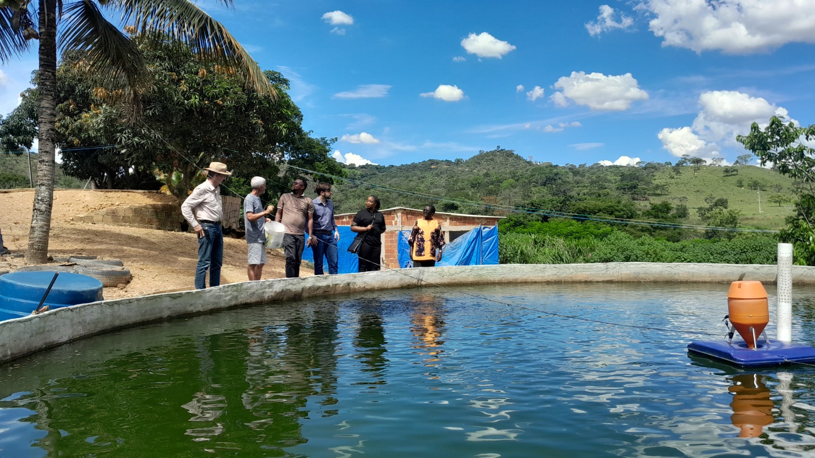 Representantes do Malawi conhecem propriedade-modelo em produção de pescado no DF