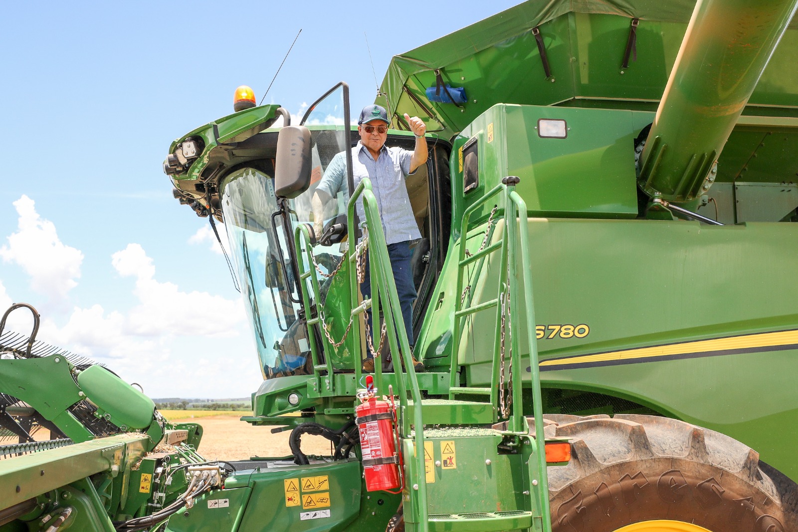 Governador participa do início da colheita de soja no DF e anuncia infraestrutura rural