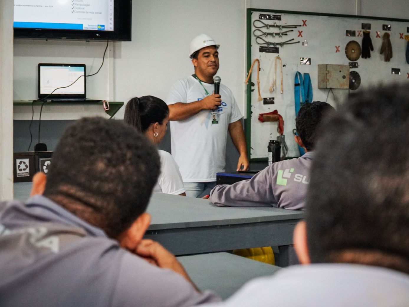 Conversa com Eles promove palestra sobre violência doméstica para 140 trabalhadores da Asa Sul