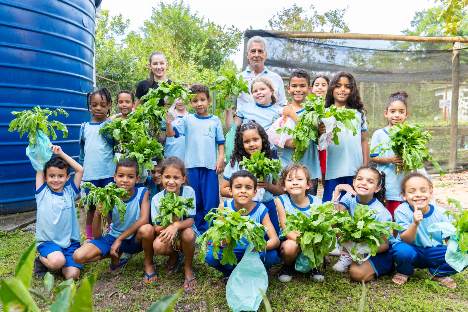 Horta escolar fertiliza mentes na Escola Classe Jardim dos Ipês