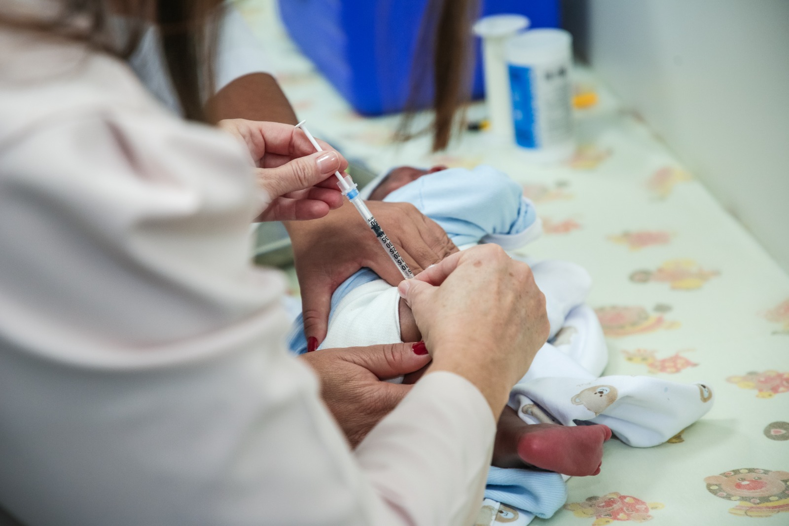 Policlínica do Gama aplica mais de 100 doses de medicamento contra bronquiolite em crianças