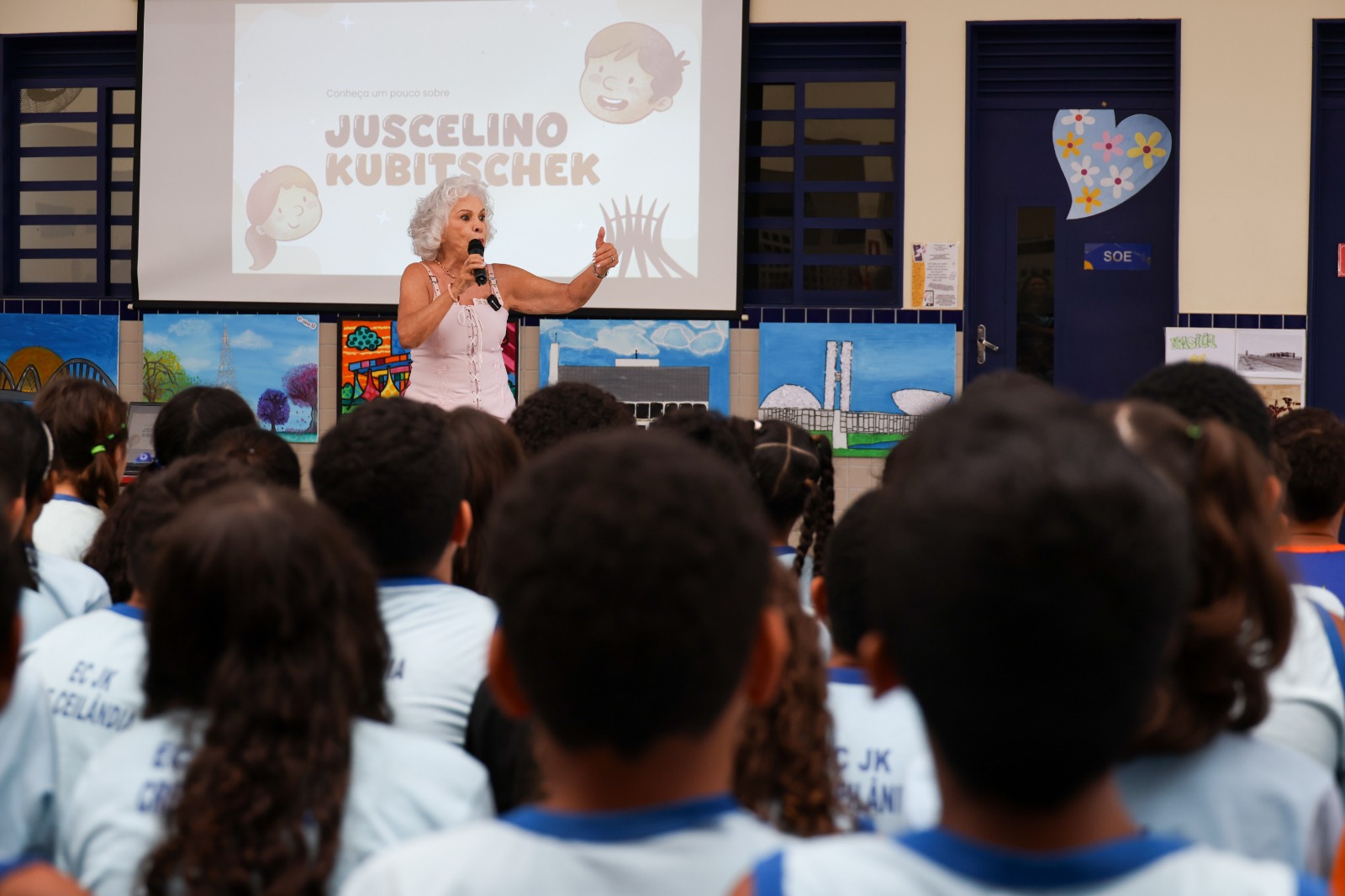 Estudantes participam de palestra sobre o legado de JK