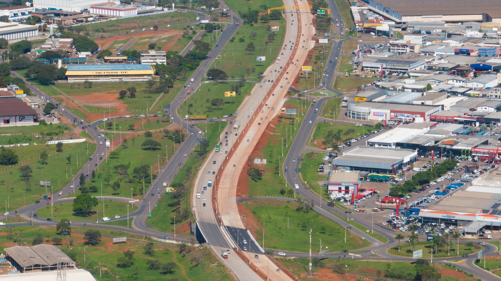 Uso das faixas reversíveis do Distrito Federal é tema de pesquisa científica